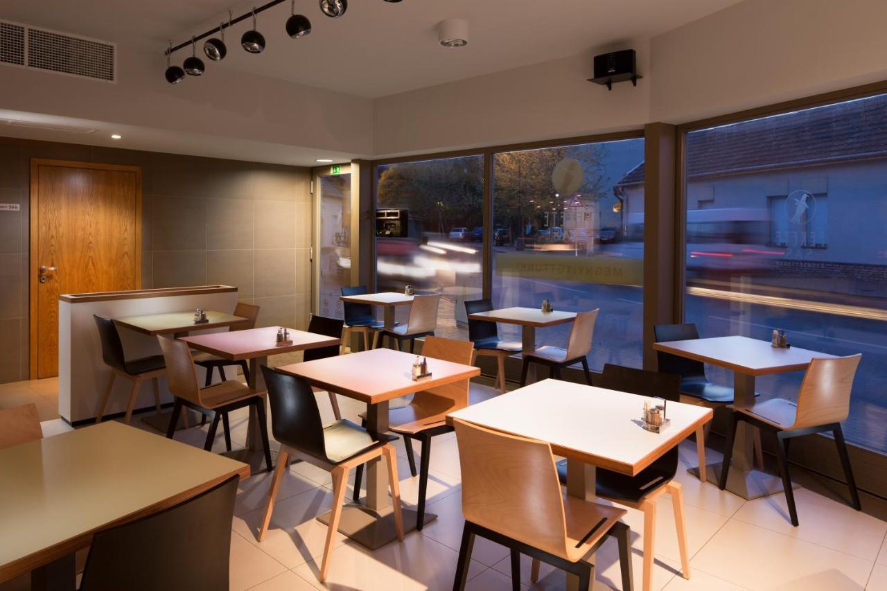 Fekete Sas Motel Esztergom Bagian luar foto