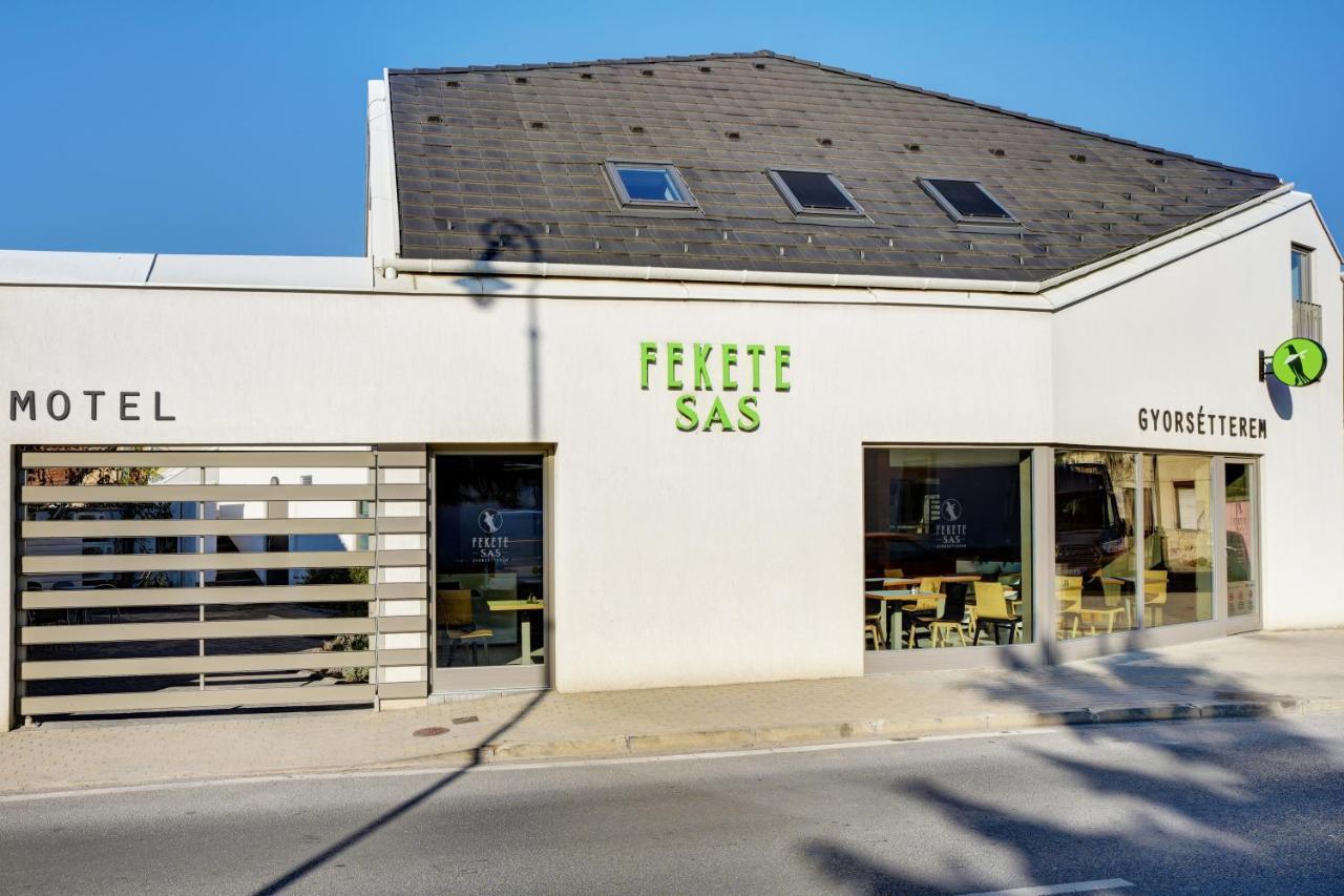 Fekete Sas Motel Esztergom Bagian luar foto